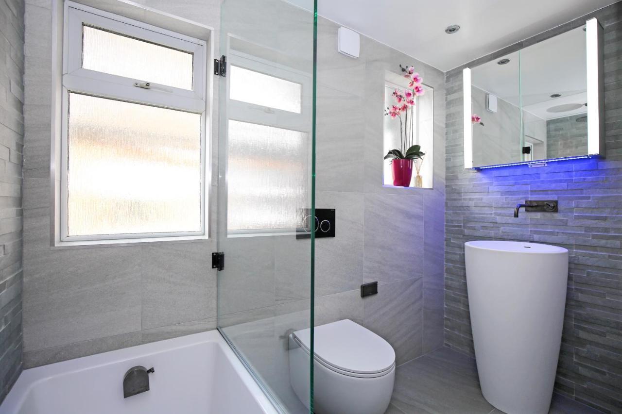 Modern Bedroom In London !! Kültér fotó